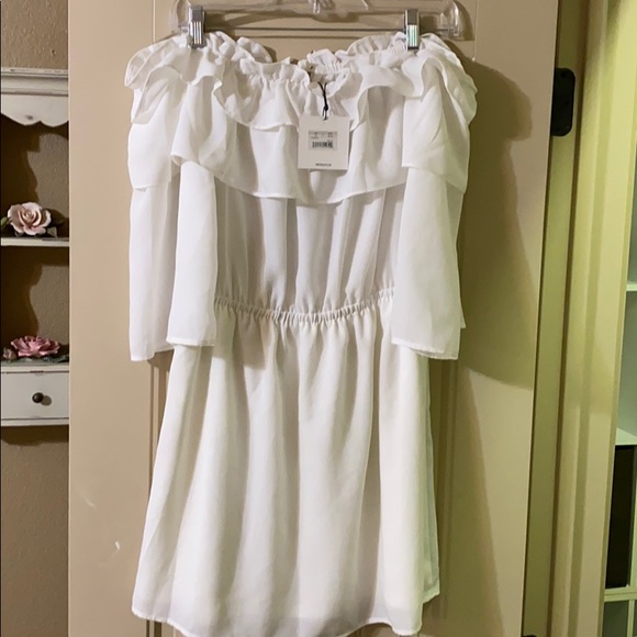 White off the shoulder dress BB Dokota - Picture 3 of 3